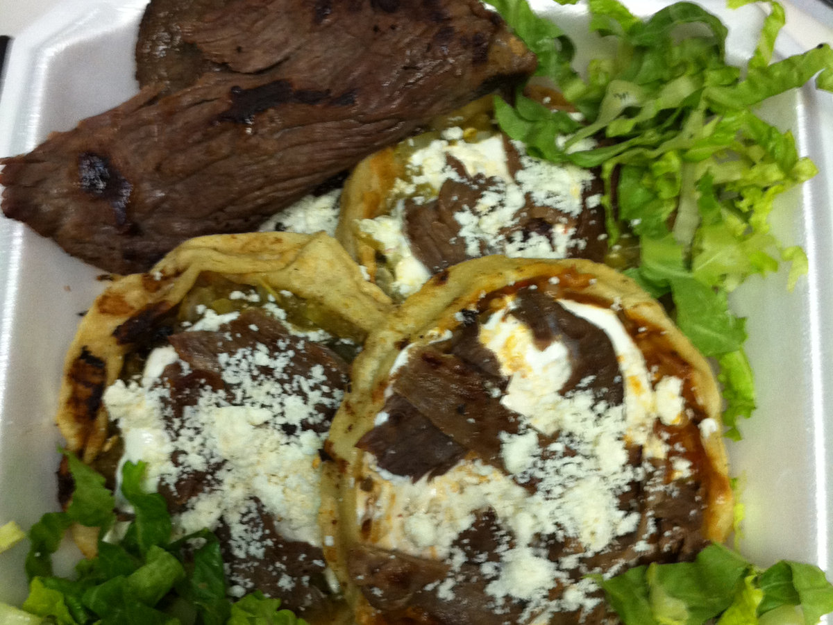 Sope plate with carne asada